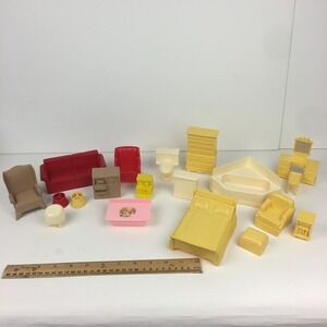 Marx‎ Random 19 Vtg Plastic Mini Doll Furniture Bedroom Bathroom Yellow Red Tan
